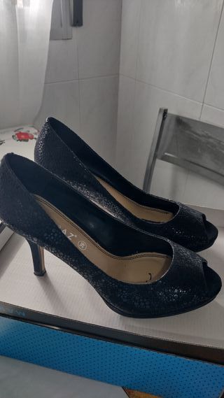 Zapatos de tacón negros con plataforma