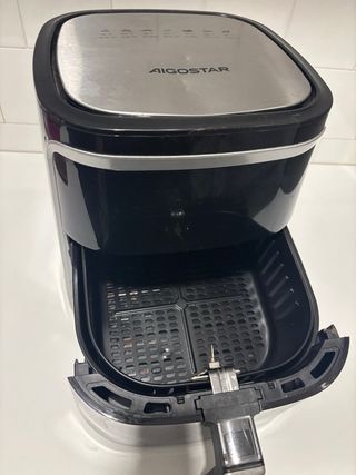 Freidora de aire Aigostar poco usada