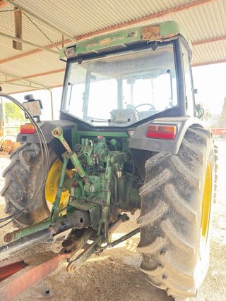 Tractor John Deere 6300 con pala