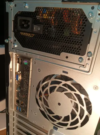 Caja PC Asus + Fuente 550W + CPU