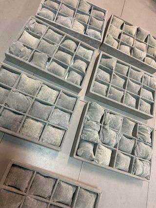 Espositore per Gioielli, Bracciali e Orologi Grigio in Velluto