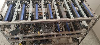 Rig Minería 14 GPU AMD W5700 Pro RX5700