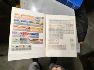 Volume Francobolli 710