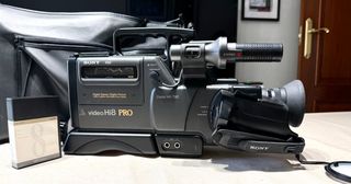 Videocámara Sony CCD-V5000E Hi8 PRO + Accesorios