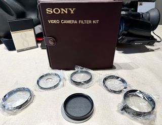 Videocámara Sony CCD-V5000E Hi8 PRO + Accesorios