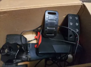 Volante + Pedaliera Flashfire PS4