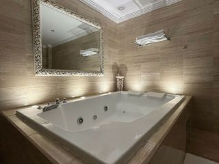 Chalet en alquiler en Elviria en Marbella