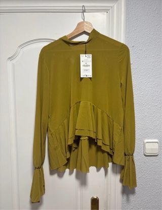 Blusa Zara verde oliva talla M