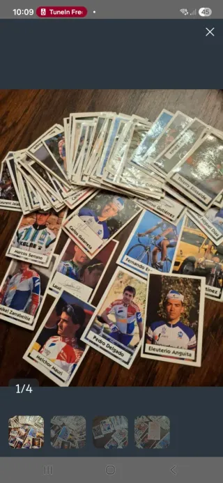 Lote de cromos y figuras