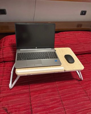 Tavolino pieghevole da letto