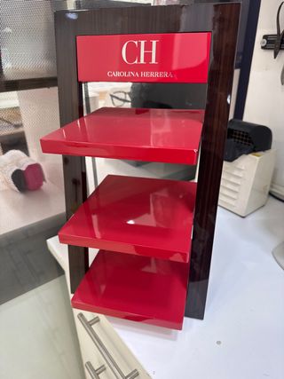 Expositor CH Carolina Herrera