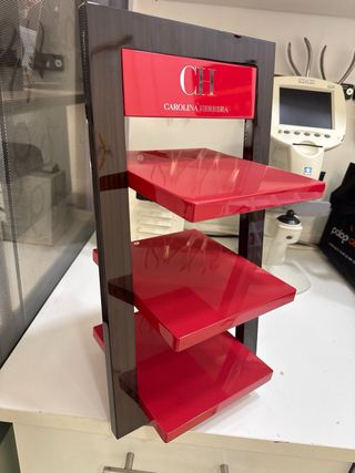 Expositor CH Carolina Herrera