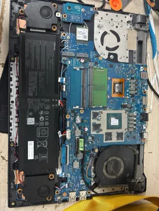 REPARACIÓN DE EQUIPOS INFORMATICOS