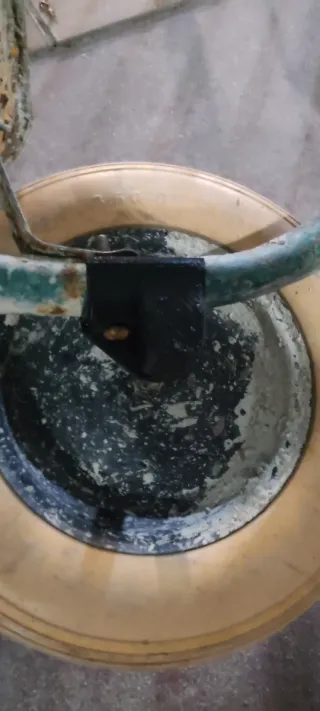 Soporte sujeción rueda carretilla