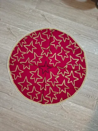 Centrotavola rotondo rosso stelle dorate