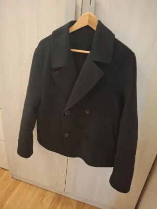 Abrigo corto Uniqlo negro