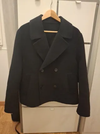 Abrigo corto Uniqlo negro