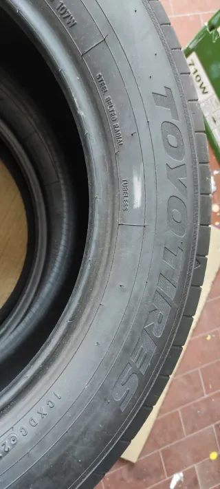 Coppia gomme Toyo 235/60 R18 107W