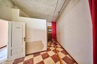 Local comercial en venta en Baza