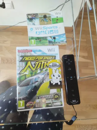 Mando Wii y juegos Wii Sports y Need for Speed