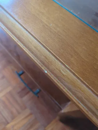 Mesa de centro de madera con cristal