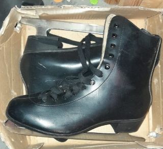 Pattini sul ghiaccio taglia 44