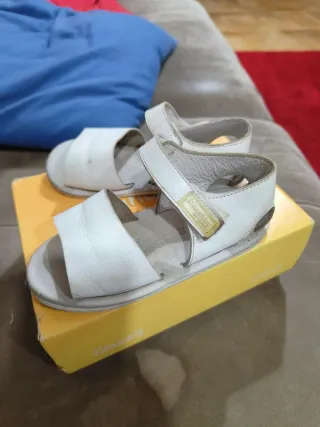 Sandalias Blanditos Blancas Talla 25