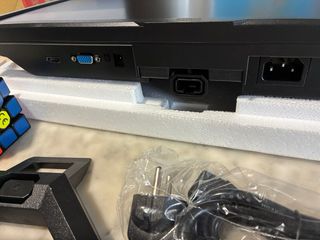 Monitor LED 19" HD+ (1440x900)