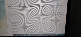 Ordenador de sobremesa negro