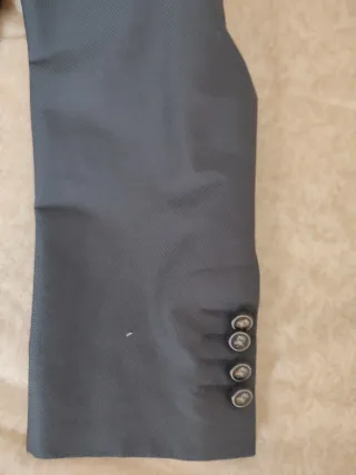 Chaqueta  hombre de traje gris con ribete negro