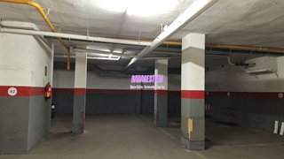 Garaje en venta en Centre en Badalona