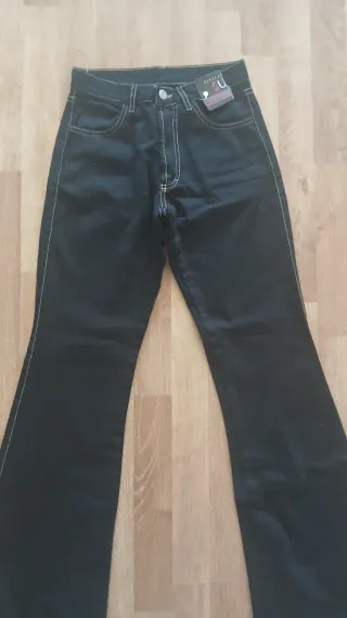 Calças ganga boca de sino tam 34