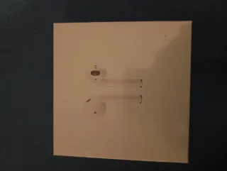 Auriculares tipo AirPods