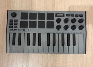 AKAI MPK Mini MK3 Controlador MIDI Gris