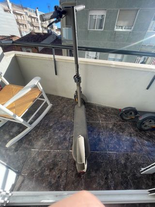 Xiaomi Scooter 4 Pro Max DGT, viene con cargador