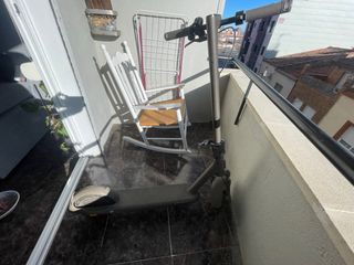 Xiaomi Scooter 4 Pro Max DGT, viene con cargador