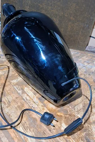 Lampada da tavolo in vetro nero