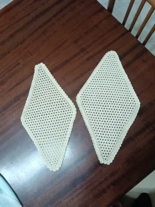 Centrini uncinetto beige