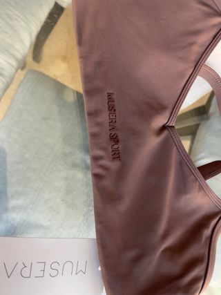 Top deportivo MUSERA marrón