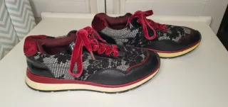 Zapatillas deportivas mujer negras y rojas