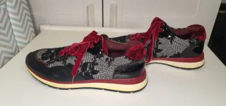 Zapatillas deportivas mujer negras y rojas