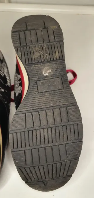 Zapatillas deportivas mujer negras y rojas