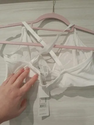 Sujetador de la marca Women'secret en color blanco