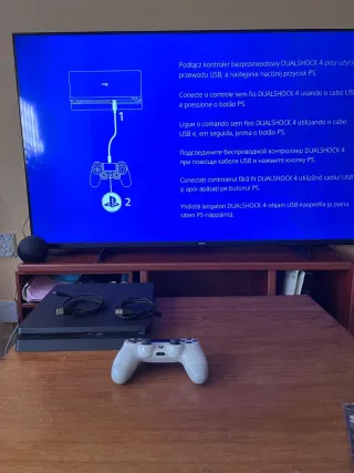 Consola PS4 + Mando Blanco