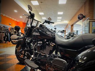 Harley-Davidson Freewheeler Trike Negra