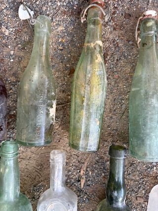 Lotto di 13 bottiglie antiche