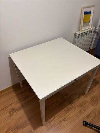 Mesa abatible multiusos.