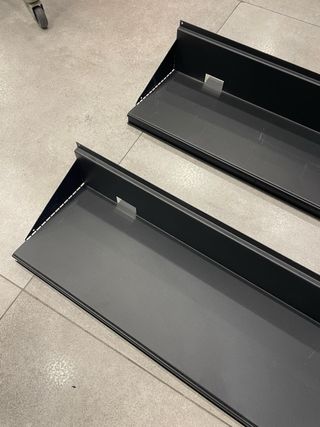 Estantería metálica para paneles ranurados