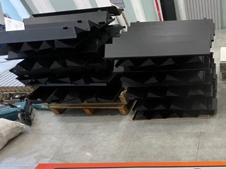 Estantería metálica para paneles ranurados