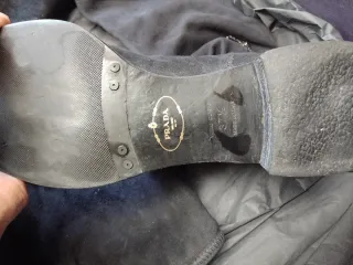 Stivali Prada neri in camoscio